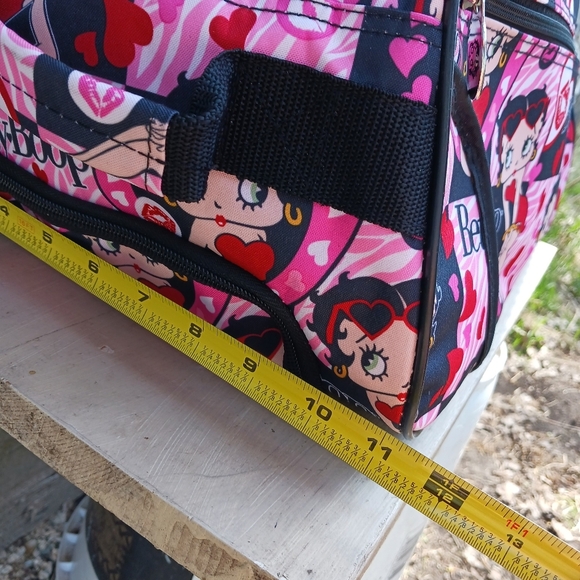 2019 King Features Syndicate Betty Boop  Roll Away Duffle Travel Bag Pink,Black - Picture 11 of 11